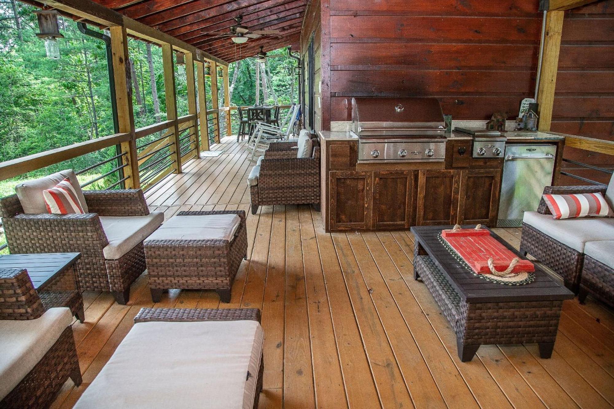 Adore The Smores Rustic Mountain Charm Outdoor Spaces And A Cozy Hot Tub Blue Ridge Luaran gambar